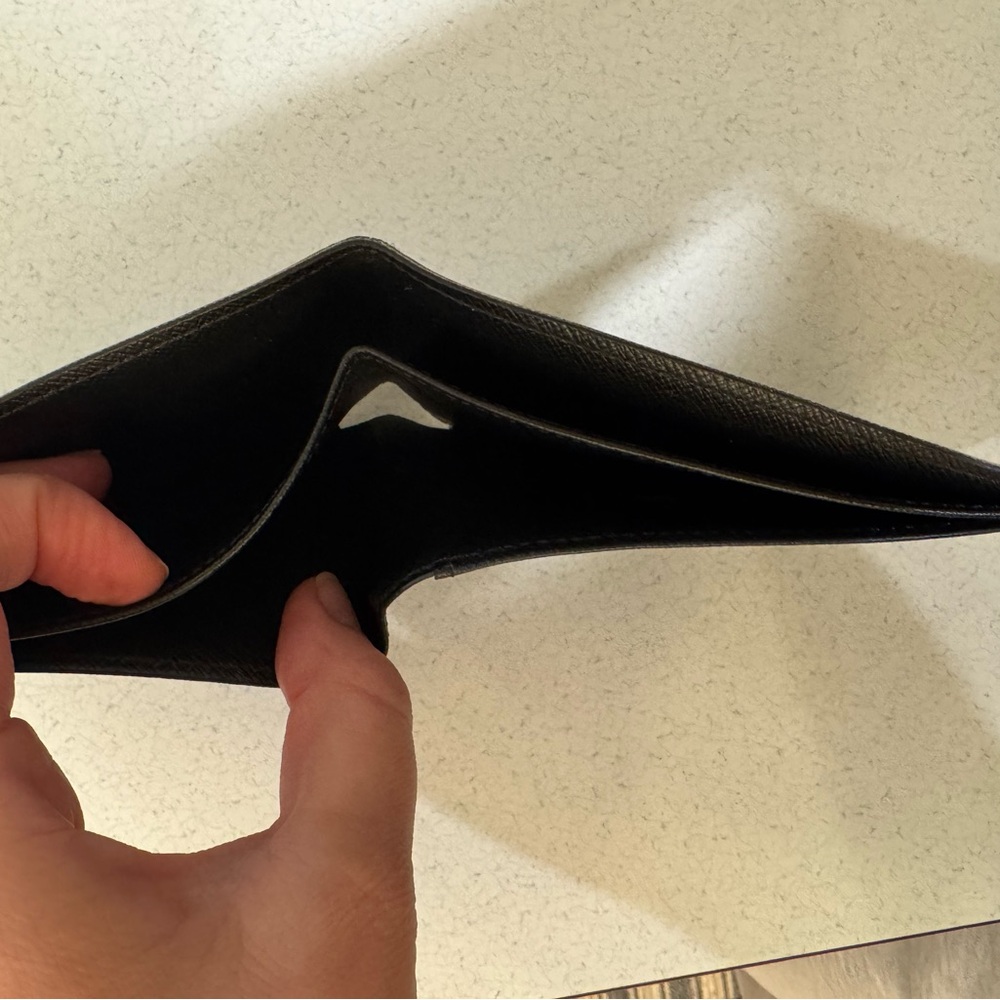 Louis Vuitton Checkered Black Wallet: Aviator print - Picture 4 of 5